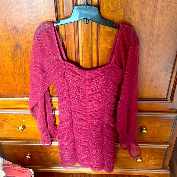 Burgundy mini with long sleeves - Picture 1 of 2